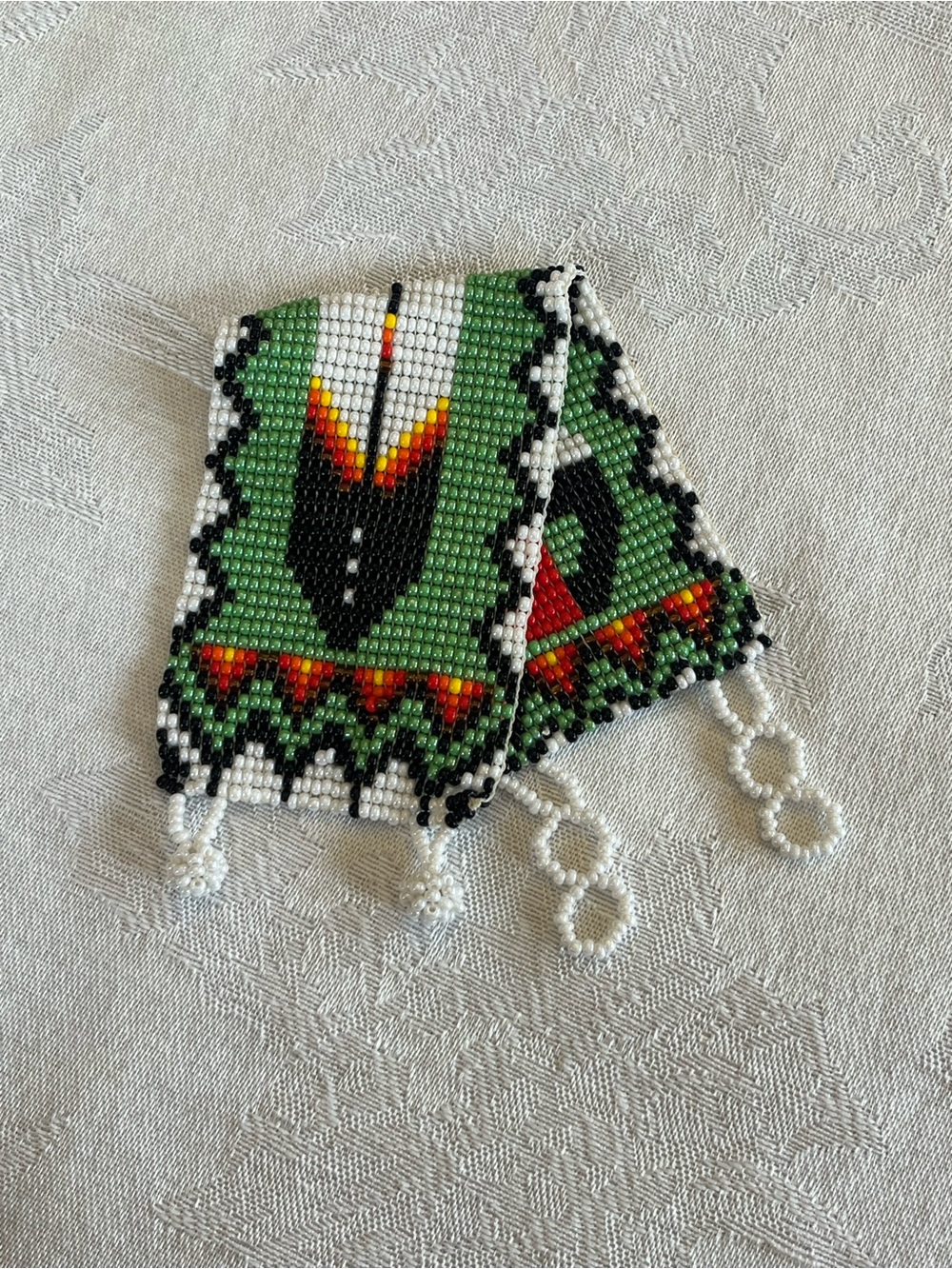 Southwestern Handmade Green Beaded Bracelet with Geometric Pattern